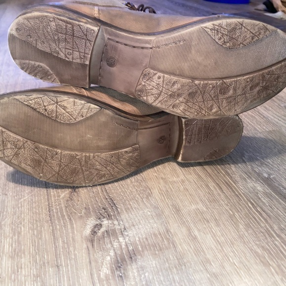 EUC Diba True College Days distressed ankle boots size 8.5 - Picture 3 of 9